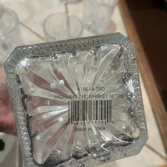 Elegant Glass Decanter Set with Tumblers - Picture 3 of 3